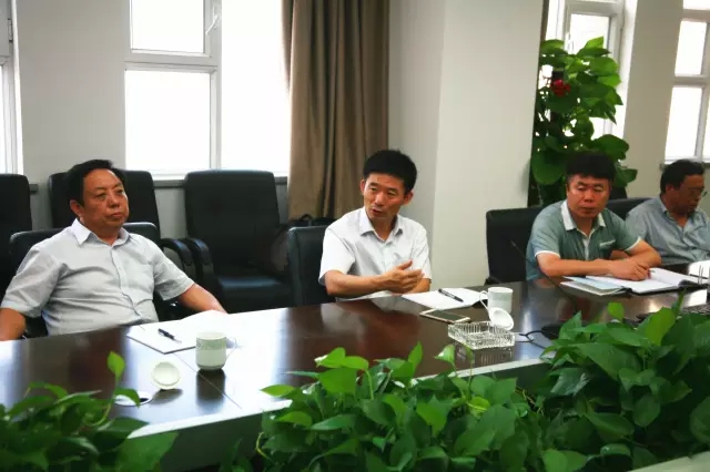 集團領導慰問新疆事業(yè)部干部員工