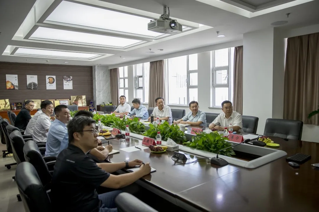 王潤曉同志赴集團新疆事業(yè)部調研